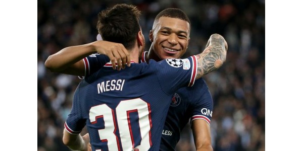 Utviklingen av store fotballspillere i enhver tid